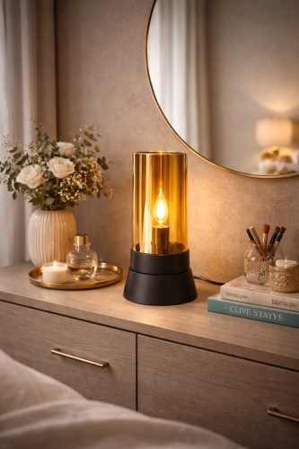 lampka-nocna-stolowa-wloski-design-szklana-czarno-zlota-tuba-z-gwintem-e14-led-skylighting